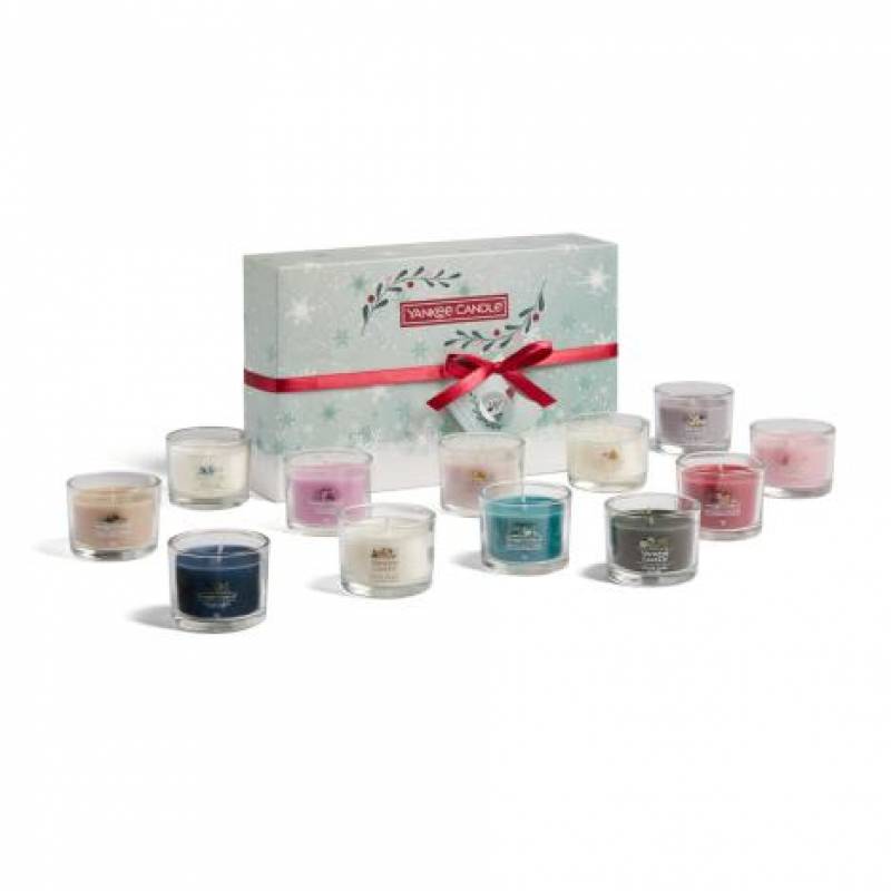 Yankee Candle 12 Filled Votives Christmas Gift Set